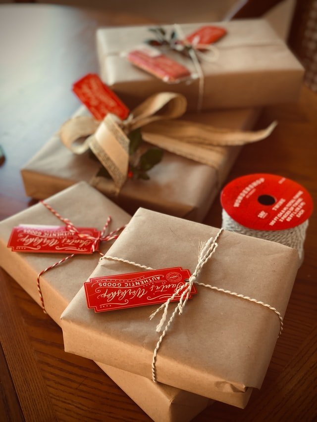 Papel kraft como alternativa al papel de regalo