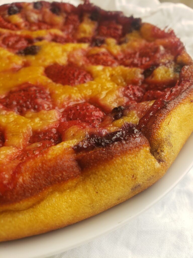 Como hacer clafoutis de fresa y arándanos