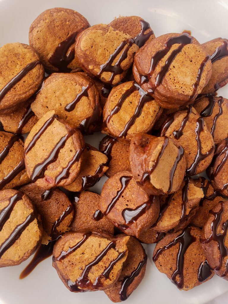 Mini panqueques rellenos de fresa