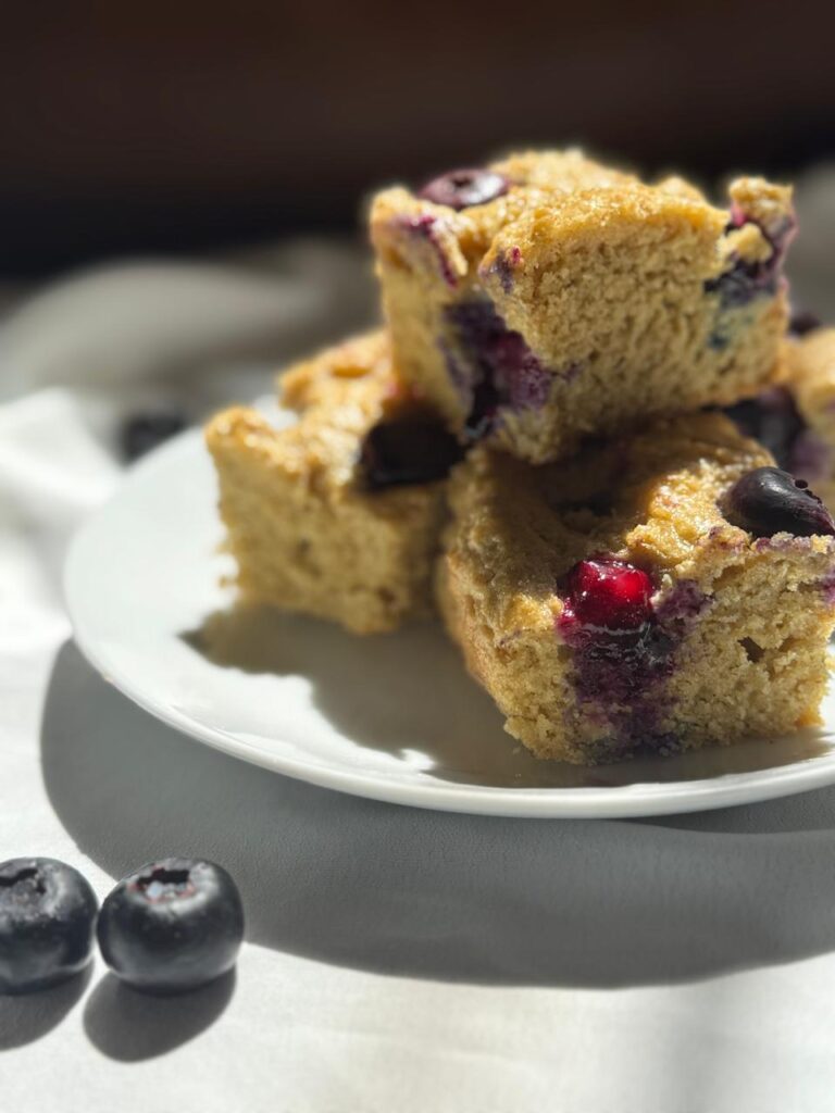 blondies saludables con arándanos . dkarolina.com